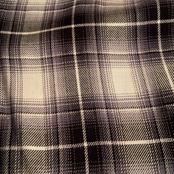 Jane and Delancey long ruffled sleeve Top - Picture 9 of 11